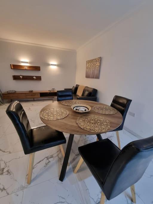 2 Bedroom Apartment In Bugibba St. Paul's Bay Buitenkant foto